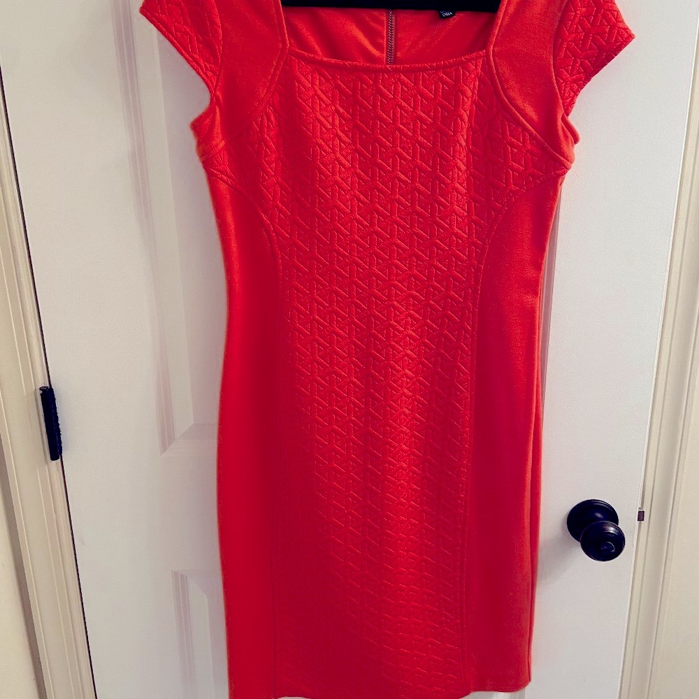 Coral Sharagano Body-Con Dress with Geometric Jacquard Cutouts, Size 4